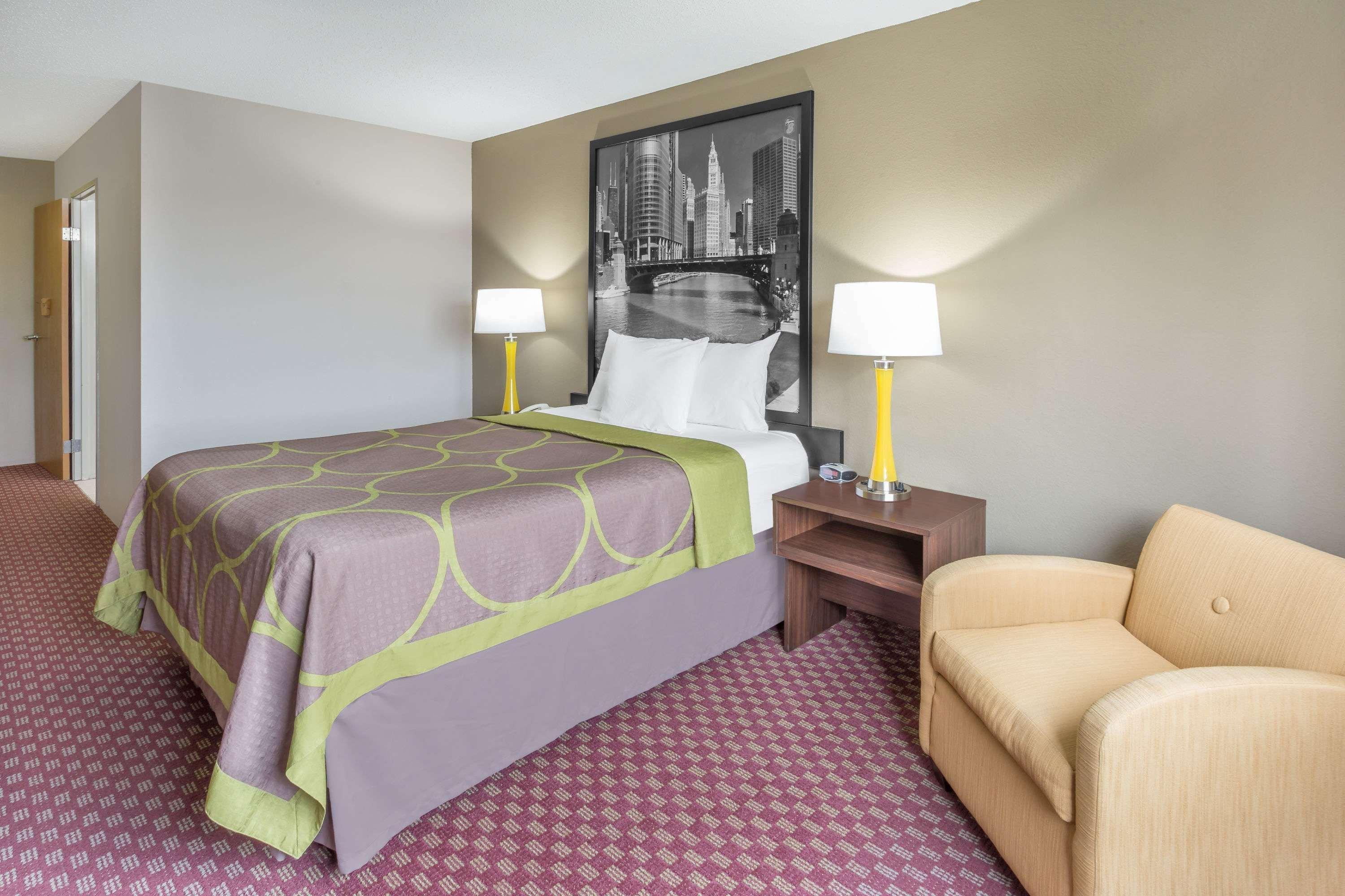 Super 8 By Wyndham Hebron Lowell Area Luaran gambar