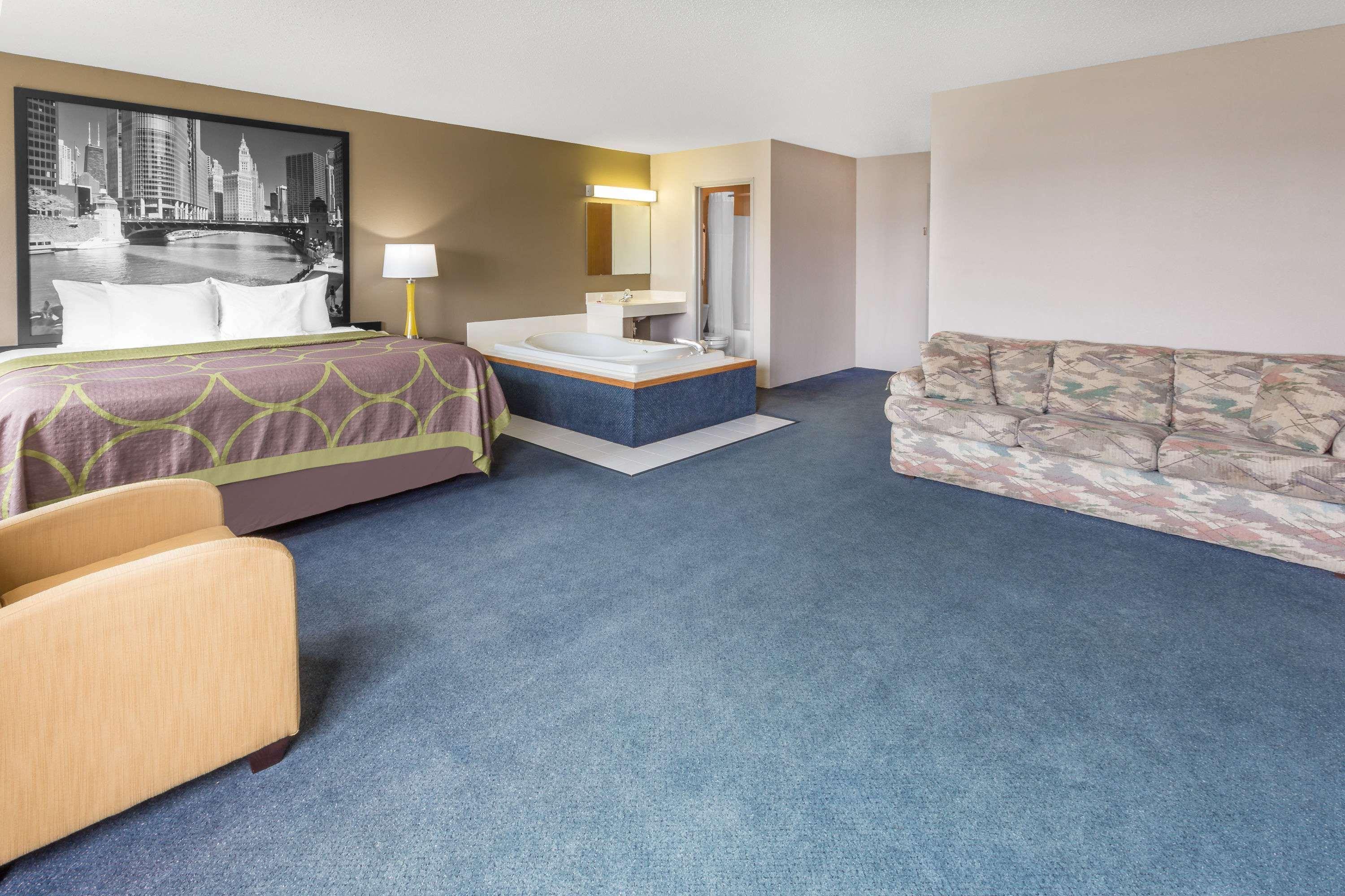 Super 8 By Wyndham Hebron Lowell Area Luaran gambar