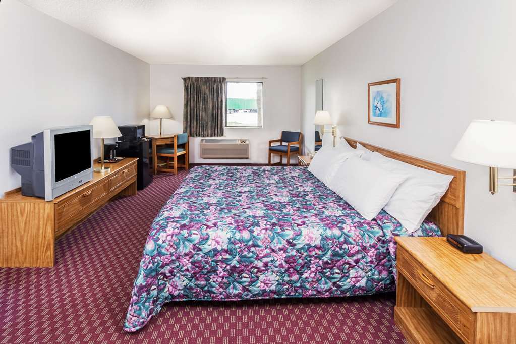Super 8 By Wyndham Hebron Lowell Area Bilik gambar